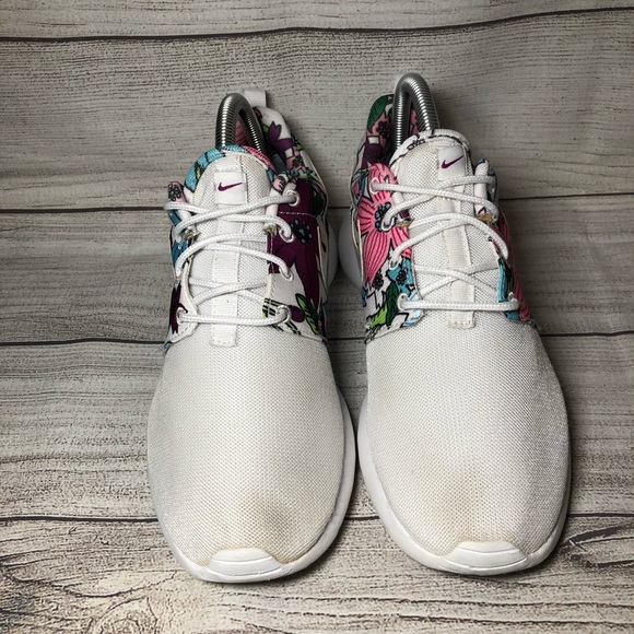 Womens Nike Roshe Run White Floral Aloha sz 8 LIMITED EDITION - Picture 2 of 8